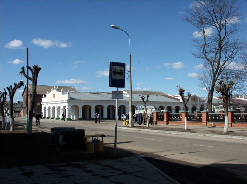 Prużana. Hale targowe 