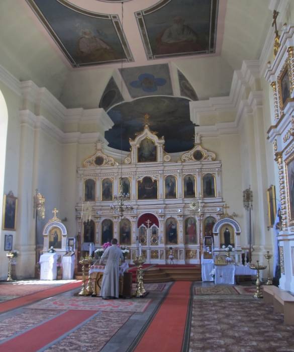 Różana |  Cerkiew Śww. App. Piotra i Pawła i klasztor greckokatolicki. 