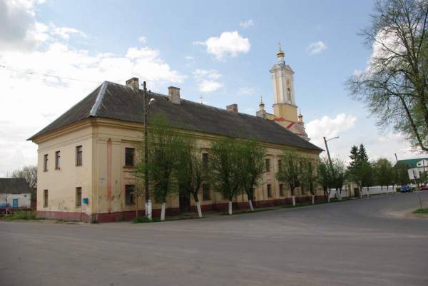 Ружаны. Церковь Святых Апостолов Петра и Павла и монастырь базилианцев