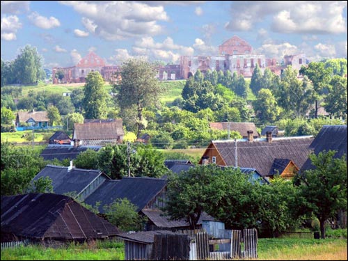 Różana. Pałac Sapiehów