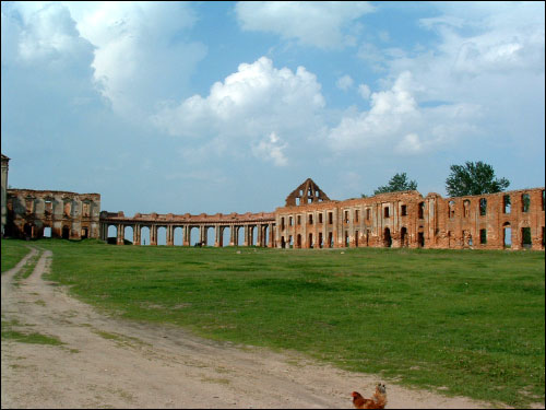 Różana. Pałac Sapiehów