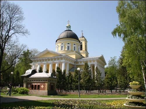 Sobór ŚŚ. App. Piotra i Pawła . Widok ze wschodu, 05 2008  - Sobór ŚŚ. App. Piotra i Pawła. Widok ze wschodu, 05 2008