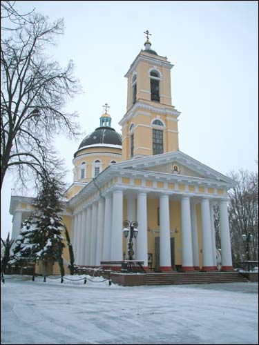 Sobór ŚŚ. App. Piotra i Pawła . Fasada główna, 12 2008  - Sobór ŚŚ. App. Piotra i Pawła. Fasada główna, 12 2008