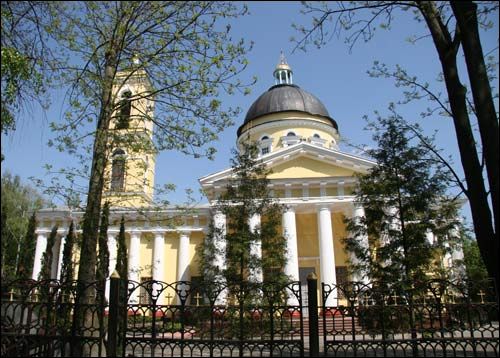 Sobór ŚŚ. App. Piotra i Pawła . Fasada boczna, południowo zachodnia, 05 2008  - Sobór ŚŚ. App. Piotra i Pawła. Fasada boczna, południowo zachodnia, 05 2008