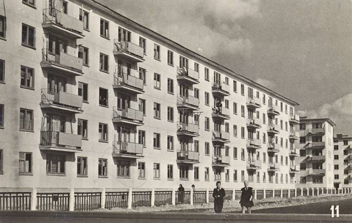  - Miasto na starych fotografiach . 