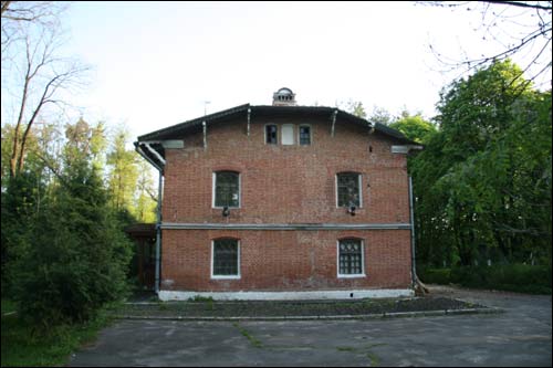  - Zespół dworsko-parkowy Paskiewiczów. Fasada północna