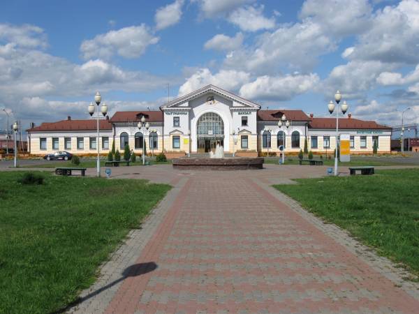 Чыгуначны вакзал у Калінкавічах Калінкавічы. Вуліцы гораду