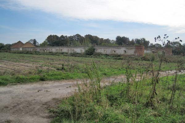  - Dwór Jastrzębskich. Dwór gospodarczy, stajnie