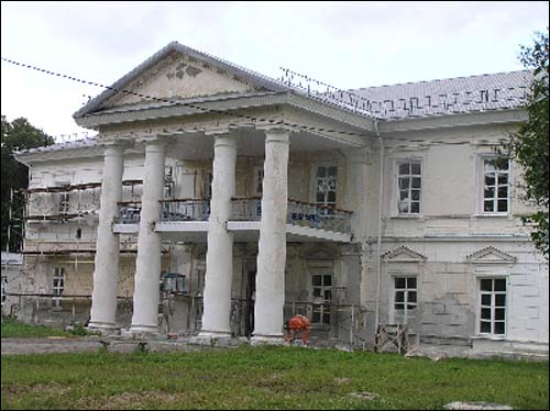  - Палацава-паркавы ансамбль Рудзяеўскіх. Палац. Галоўны фасад (30.07.20007)