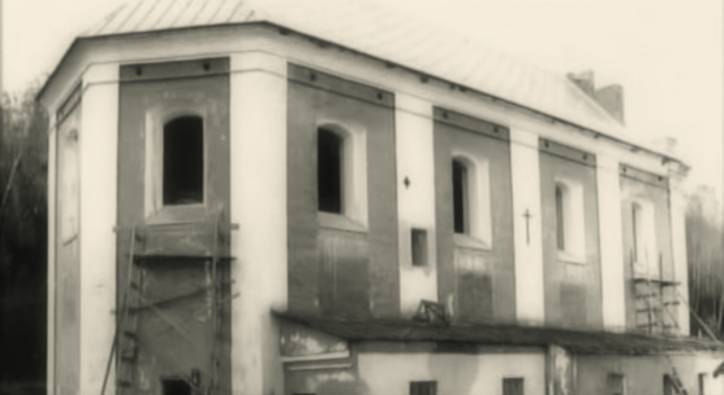  - Kościół Św. Michała Archanioła i klasztor cystersek. 