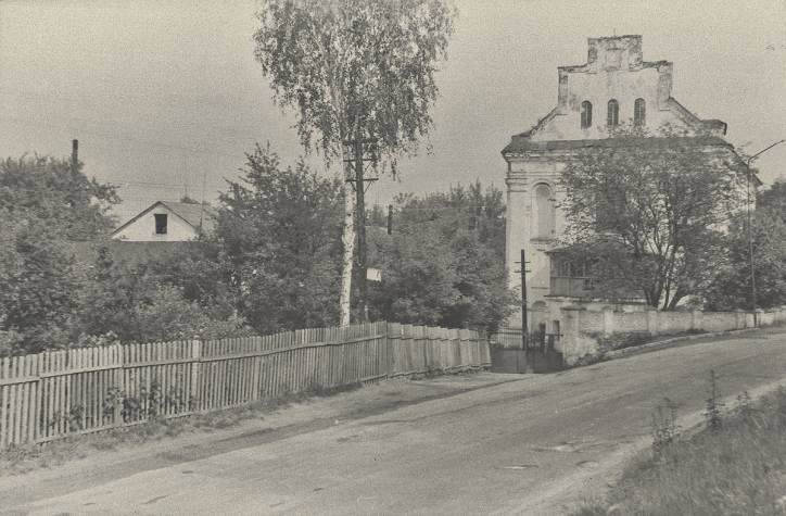  - Kościół Św. Michała Archanioła i klasztor cystersek. 