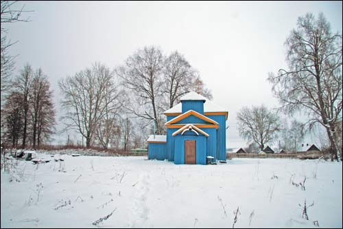 Cerkiew Św. Mikołaja Cudotwórcy . Cerkiew, widok z zachodu, 12 2008  - Cerkiew Św. Mikołaja Cudotwórcy. Cerkiew, widok z zachodu, 12 2008