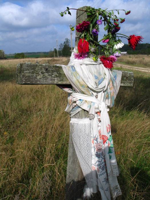 У вёсцы  Харомцах.   - У вёсцы .