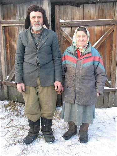 У вёсцы  Харомцах. Дзед і баба  - У вёсцы . Дзед і баба