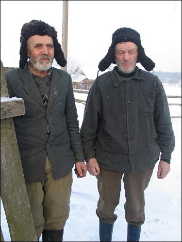 У вёсцы  Харомцах. Дзяды  - У вёсцы . Дзяды