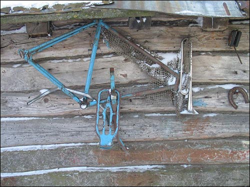 У вёсцы  Харомцах. Пуня. Сьцяна  - У вёсцы . Пуня. Сьцяна