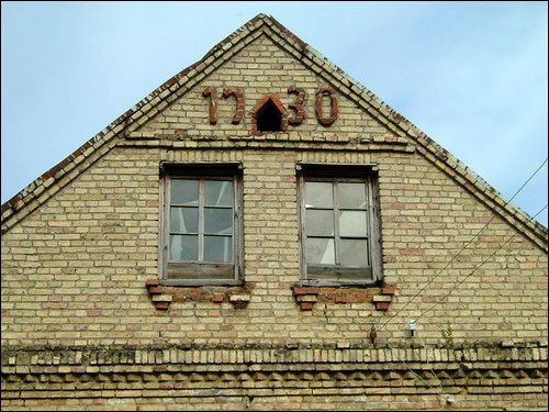 Holszany |  Krajobrazy . Fronton kamienicy