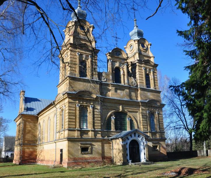 Dworzec. Kościół Św. Antoniego z Padwy