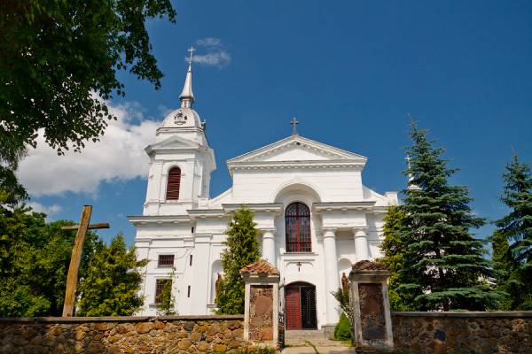 Indura. Kościół Św. Trójcy