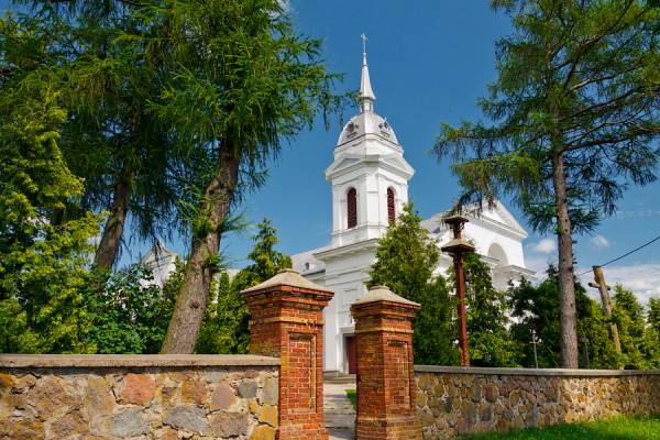 Indura. Kościół Św. Trójcy