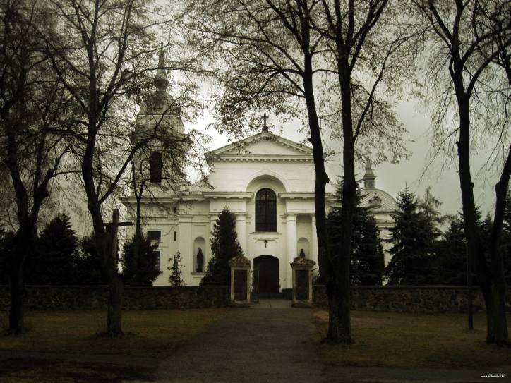 Indura |  Kościół Św. Trójcy. 