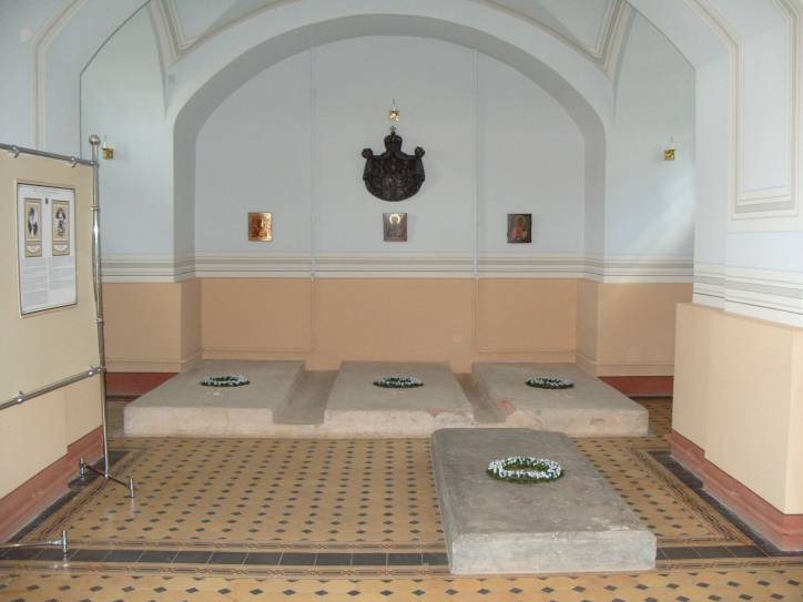 Mir. The tomb of Światapołk-Mirski family