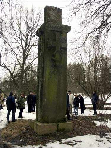 Райца.  Гербовый столб Раецких