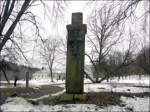 Райца.  Гербовый столб Раецких