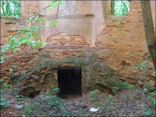 Сэрвач. Капліца-пахавальня Несялоўскіх