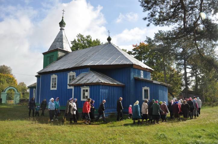 Бобры |  Церковь Воздвижения Креста Господня. Общий вид