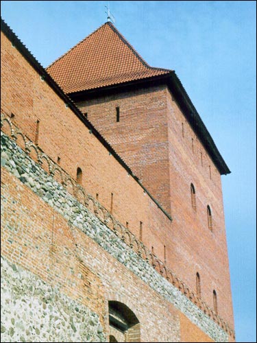  -  Лідскі замак. Лiпень 2003 р.