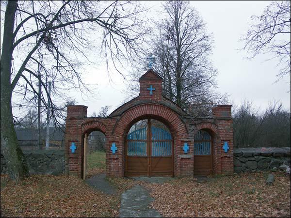 Загорье Сенненское.  Брама церковная