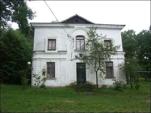  - Estate of Pusłowski. Guest house. South facade
