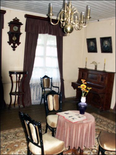  - Zespół dworsko-parkowy . 