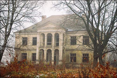  - Костёл Святого Архангела Михаила. Плебания (11.2007)