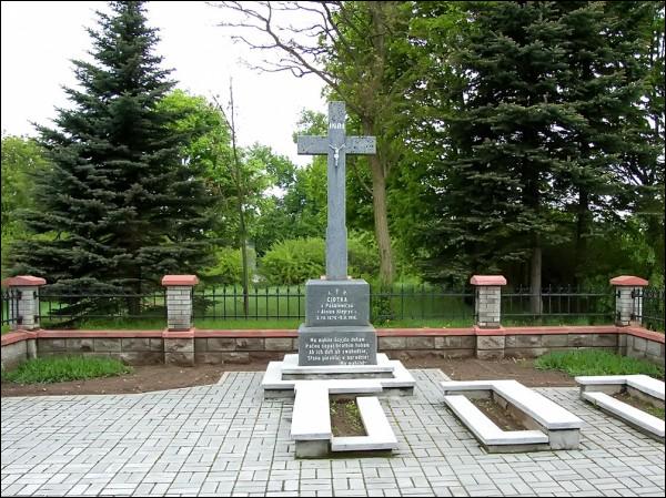 Šastakoŭcy.  Ałaiza Paškievič Tomb