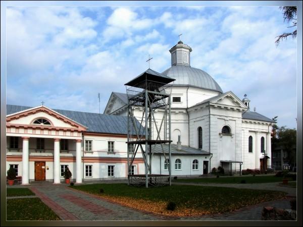 Щучин. Костёл Святой Терезы и кляштор пиаров