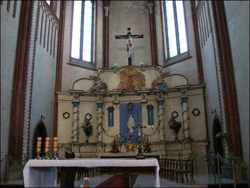 Main altar Šyłavičy. Catholic church of the Holy Trinity