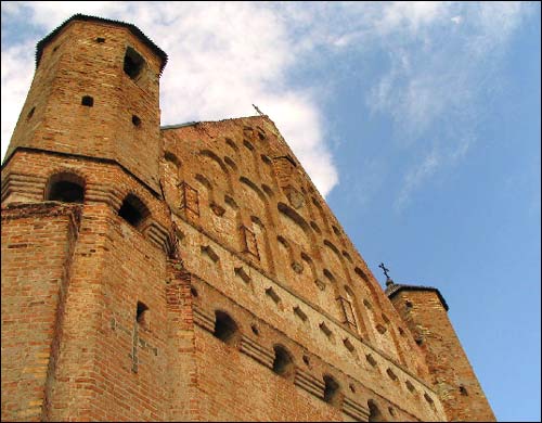 Галоўны фасад. Фрагмент Сынковичи. Церковь Святого Архангела Михаила