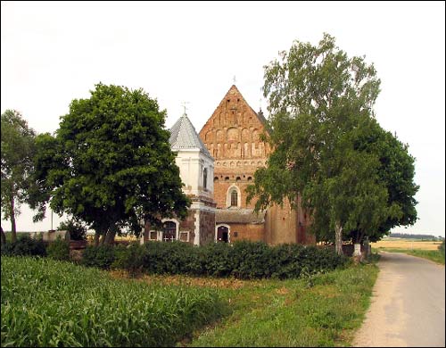 Агульны выгляд Сынковичи. Церковь Святого Архангела Михаила