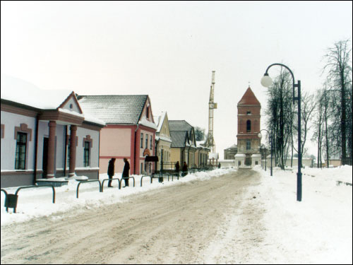  - Касцёл Святога Мікалая. Погляд на касьцёл з рынку