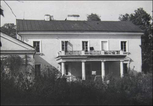 Шчорсы.  Бібліятэка Храптовічаў