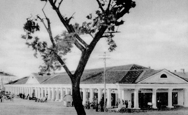 Nowogródek. Hale targowe 