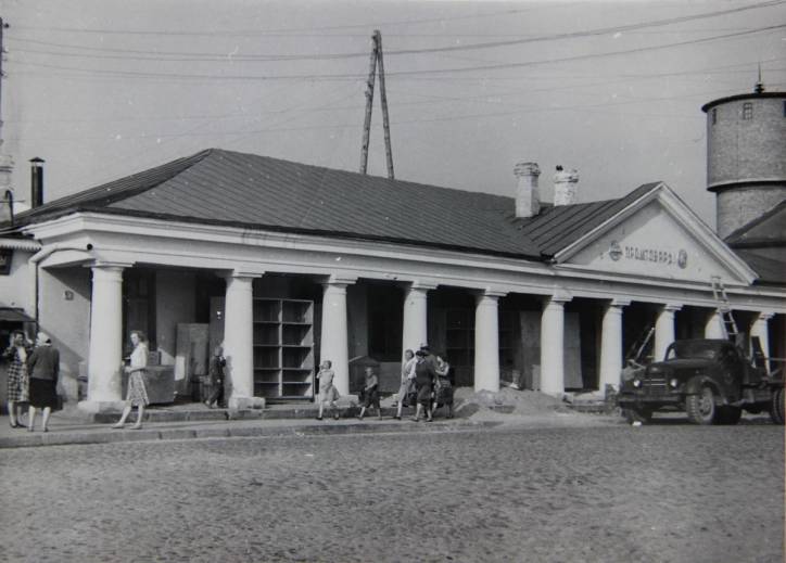 Nowogródek. Hale targowe 