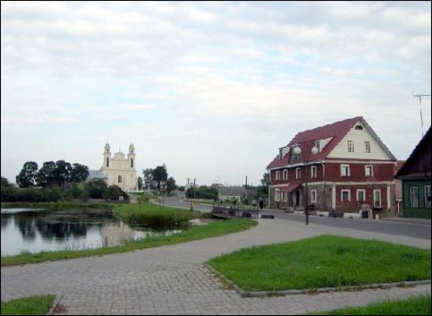  - Młyn wodny . Iwie. Na pierwszym planie młyn