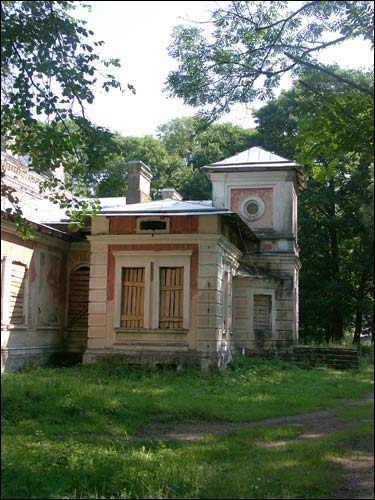  - Zespół pałacowo-parkowy . Fragment fasady ogrodowej, lewe skrzydło