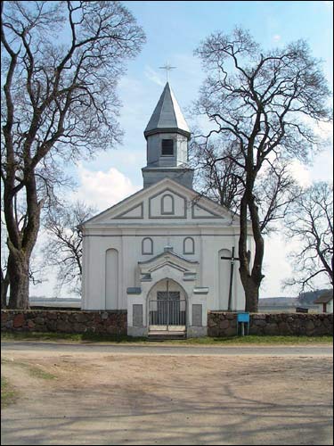 Дэмбрава. Касцёл Святой Тройцы