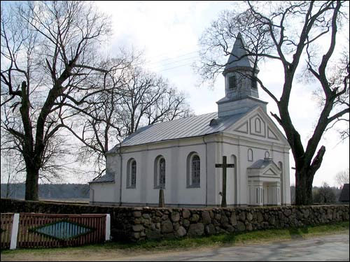 Дэмбрава. Касцёл Святой Тройцы