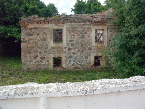 - Manor . 