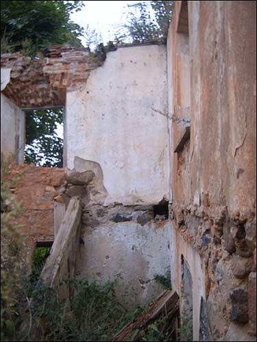  - Manor . 